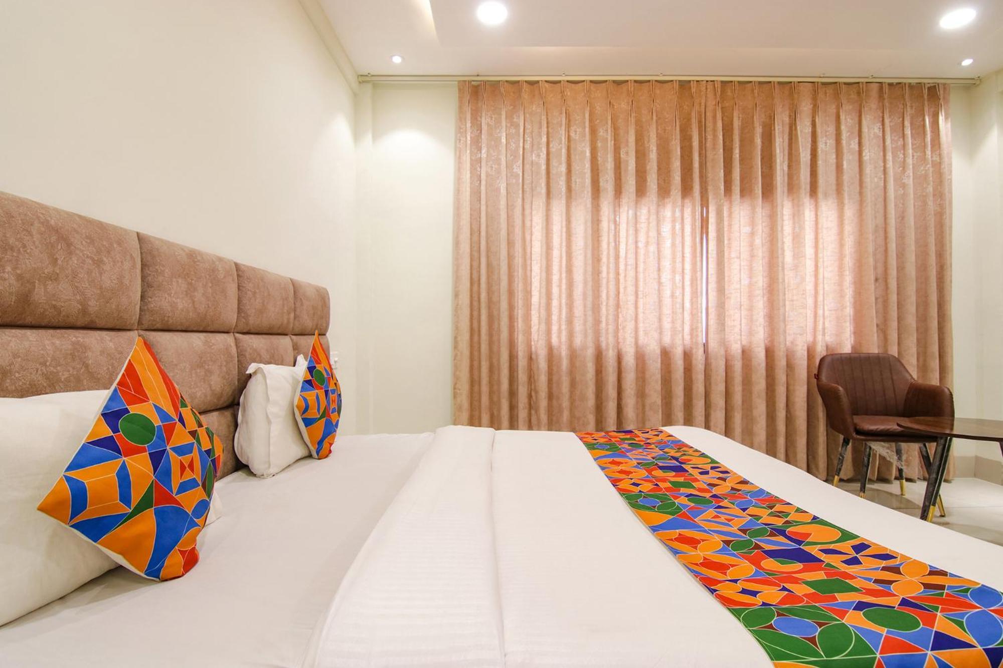 Fabhotel Prism Grand Zirakpur Exterior photo