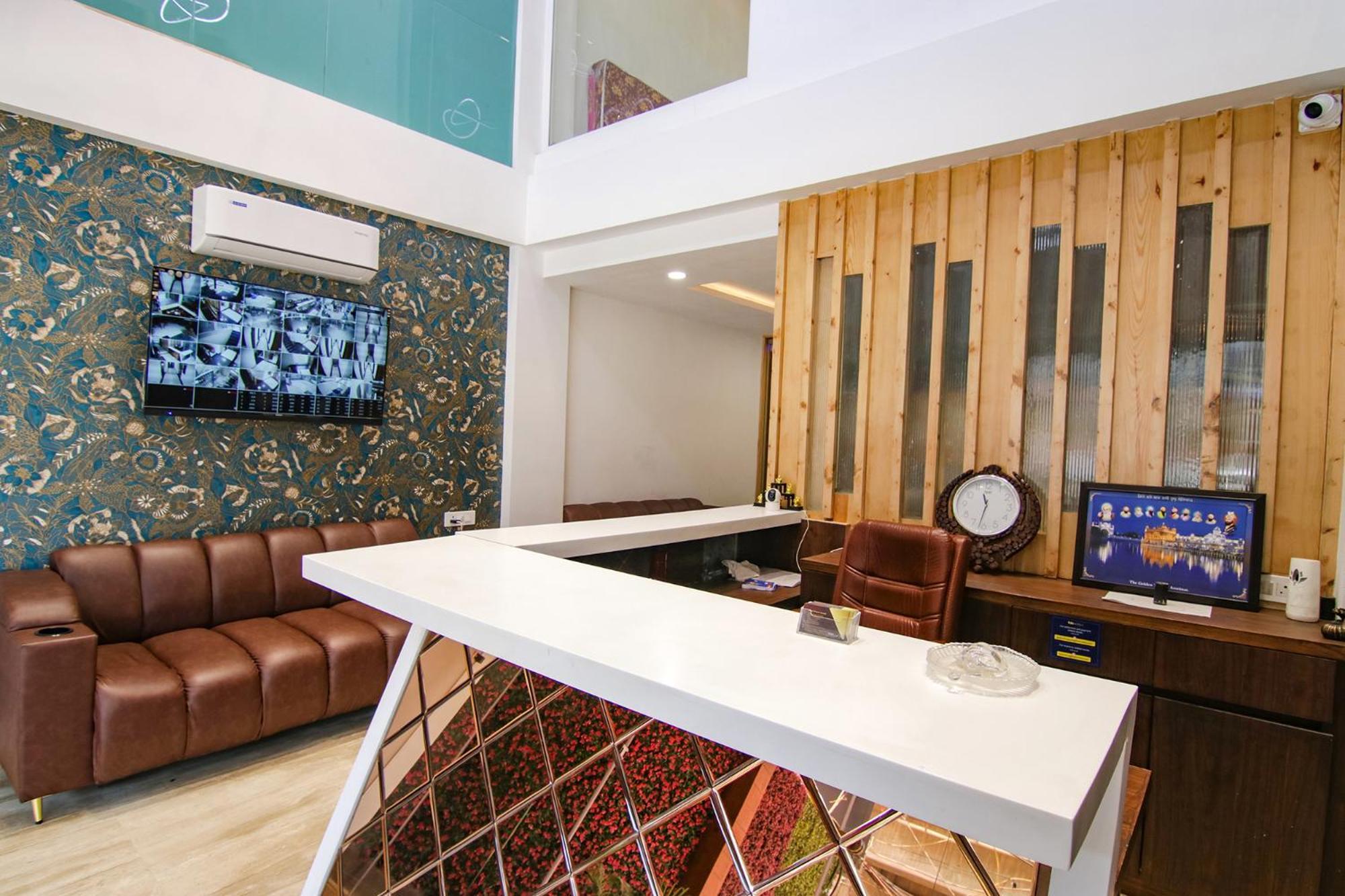 Fabhotel Prism Grand Zirakpur Exterior photo