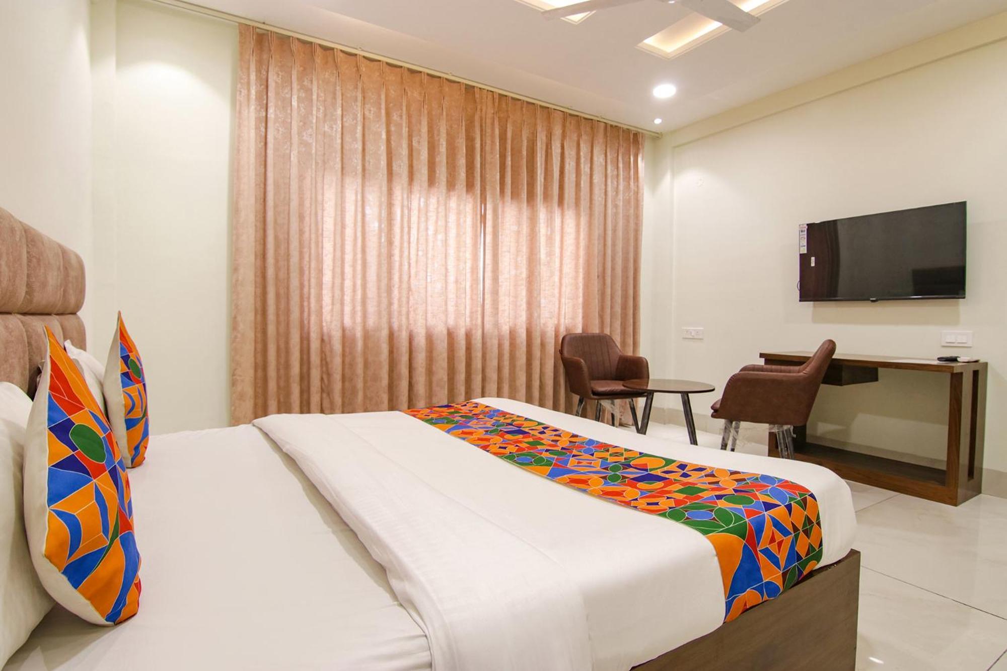 Fabhotel Prism Grand Zirakpur Exterior photo