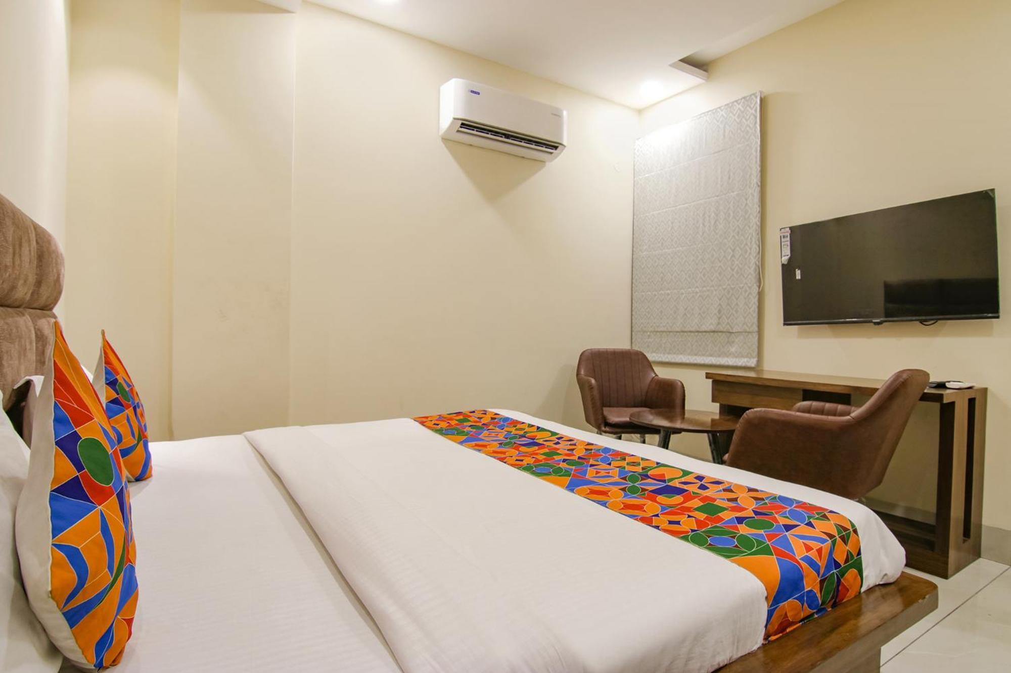Fabhotel Prism Grand Zirakpur Exterior photo