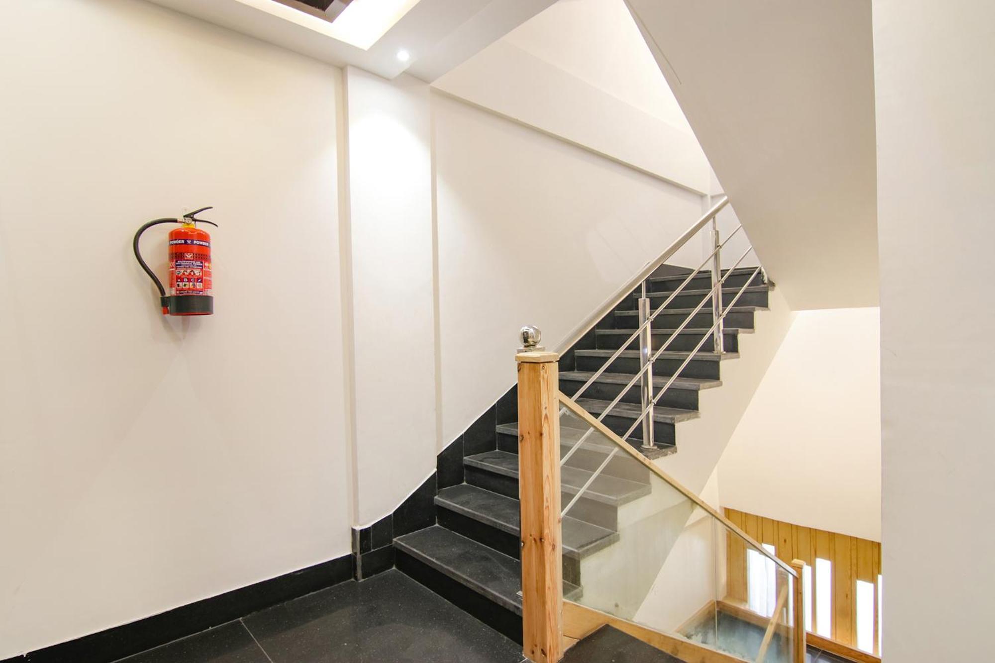 Fabhotel Prism Grand Zirakpur Exterior photo