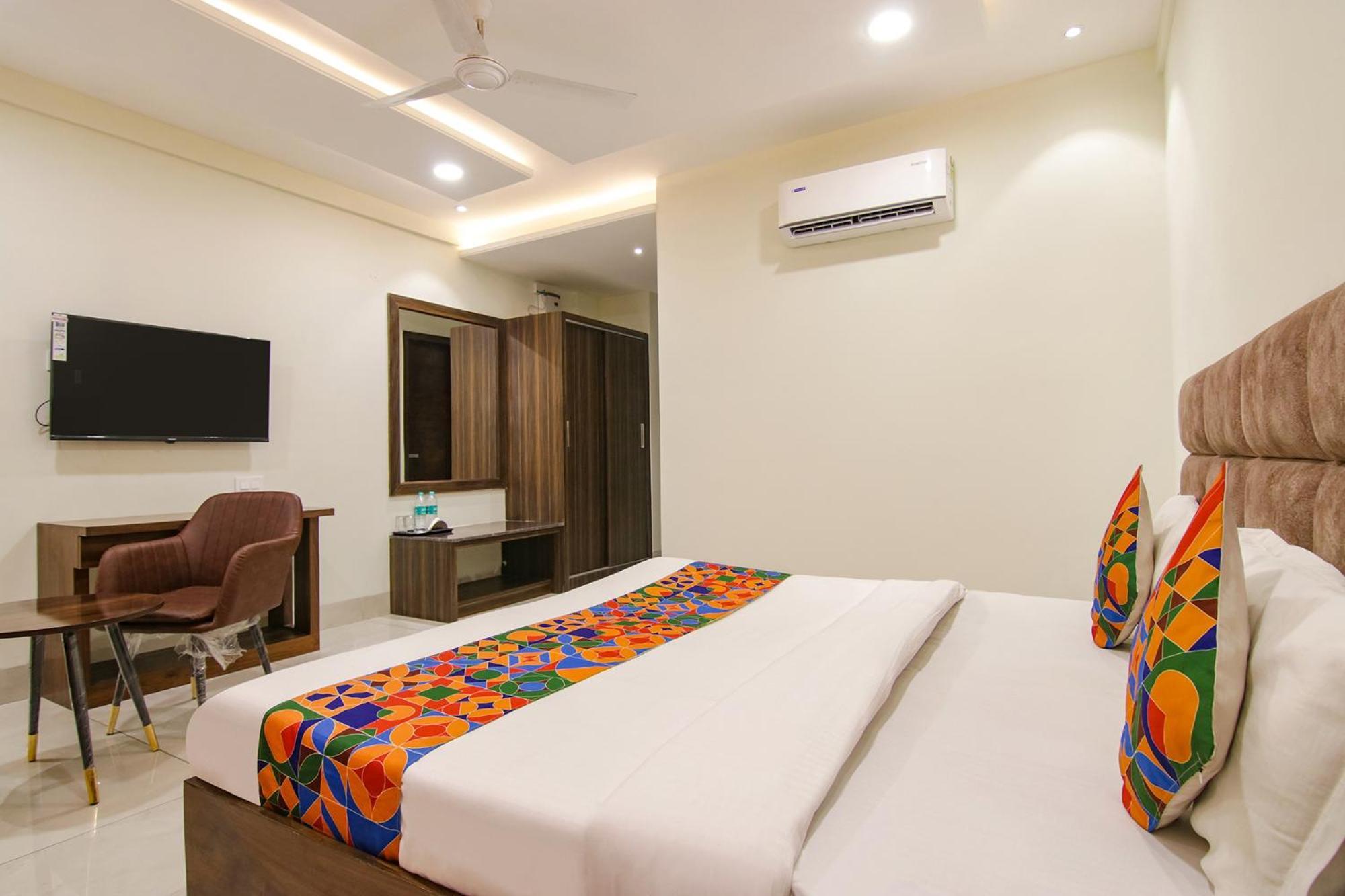 Fabhotel Prism Grand Zirakpur Exterior photo